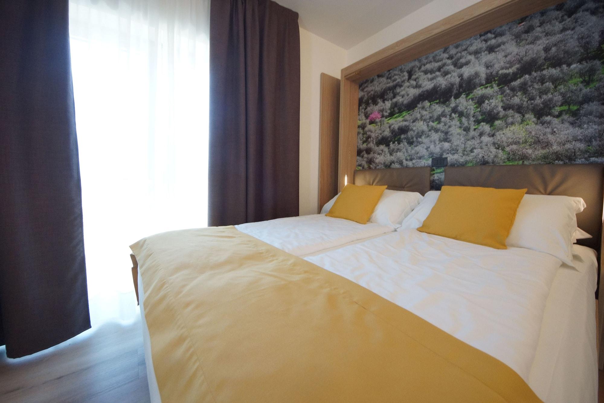 Ambassador Hotel 3*
